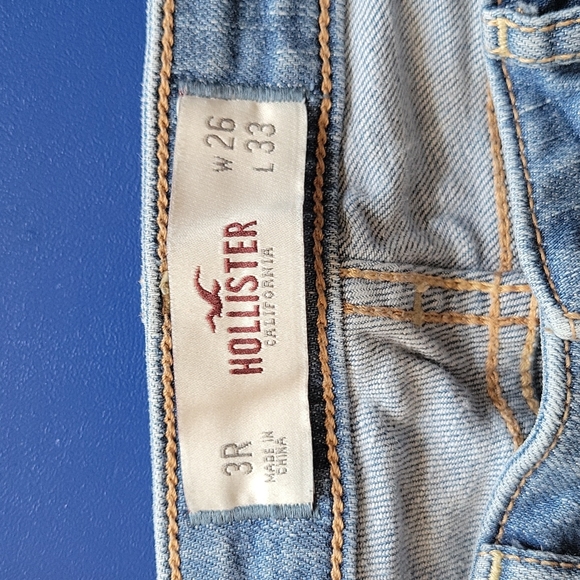 Hollister Skinny Jeans - Picture 2 of 4